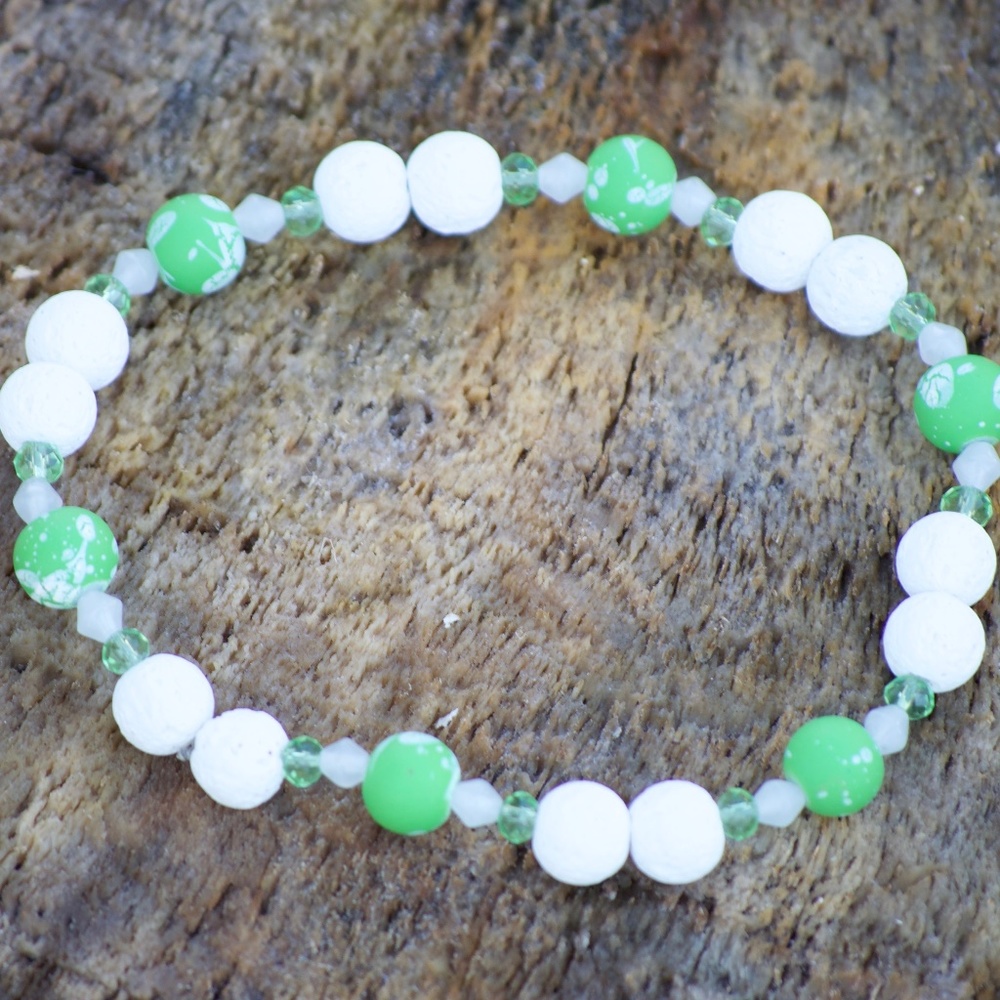 PERIOD, PERIDOT! Beaded bracelet